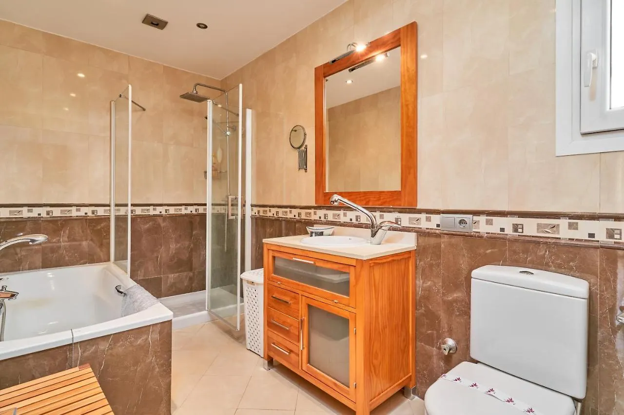 Tropicana Casa Verde 네르하 펜션